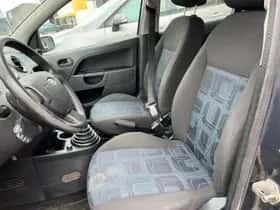 Ford Fiesta (2007) thumbnail 6