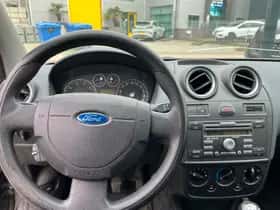 Ford Fiesta (2007) thumbnail 7