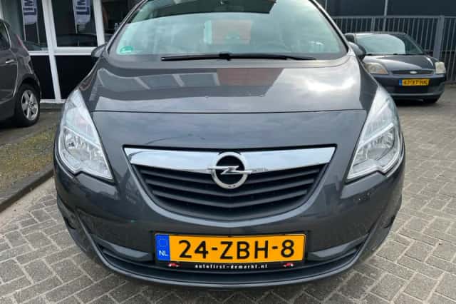 Opel Meriva (2012) thumbnail 4