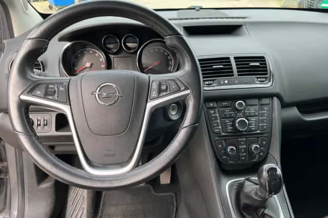 Opel Meriva (2012) thumbnail 8