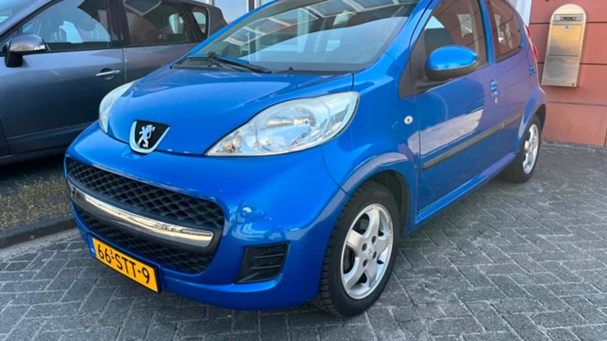 Peugeot 107 (2011) — foto 1