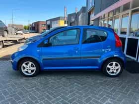 Peugeot 107 (2011) thumbnail 3