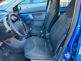 Peugeot 107 (2011) thumbnail 6