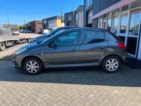 Peugeot 206 (2011) thumbnail 3