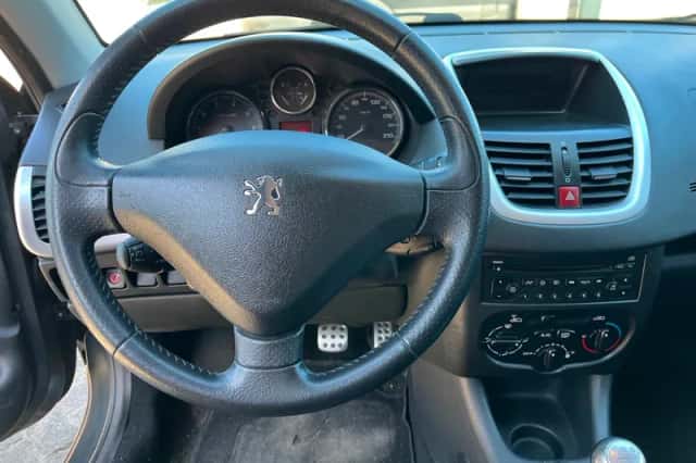 Peugeot 206 (2011) thumbnail 8