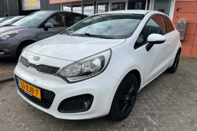 Kia Rio (2012) thumbnail 2