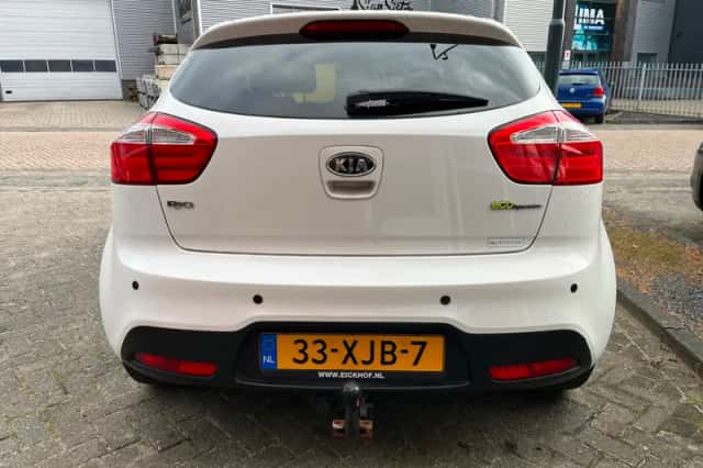 Kia Rio (2012) thumbnail 5