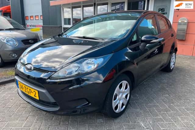 Ford Fiesta (2012) thumbnail 1