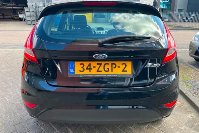 Ford Fiesta (2012) thumbnail 5