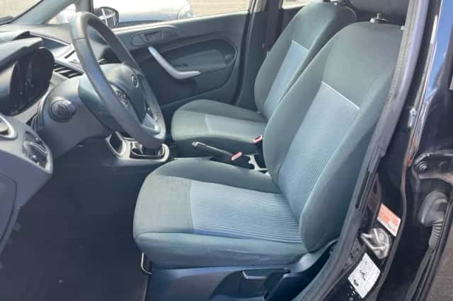 Ford Fiesta (2012) thumbnail 6