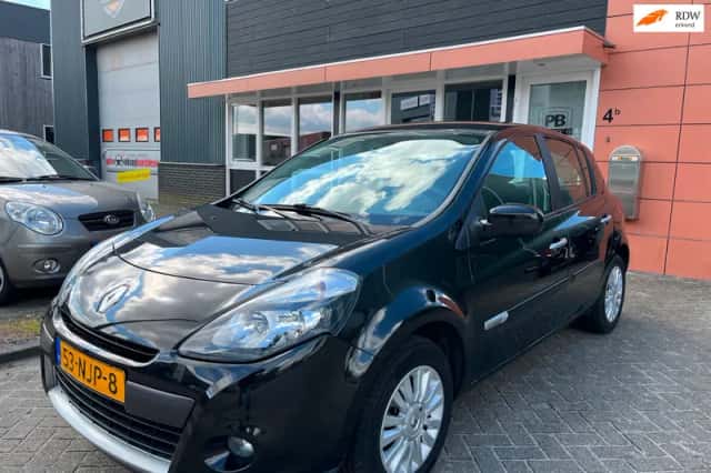 Renault Clio (2010) thumbnail 2