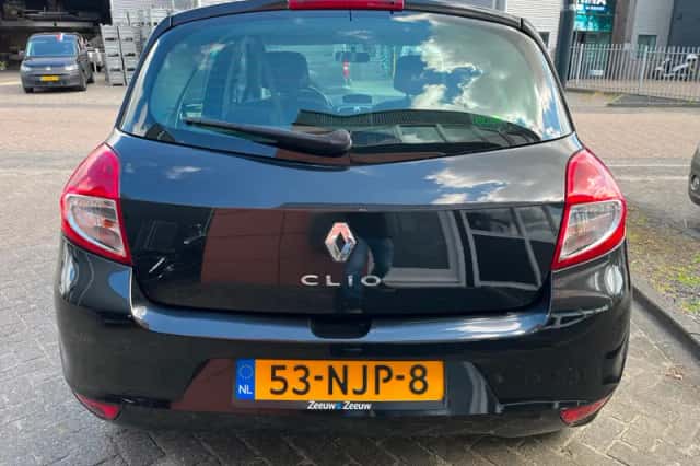 Renault Clio (2010) thumbnail 5