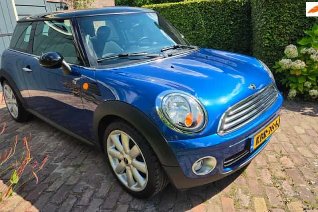 MINI Cooper (2007) thumbnail 1