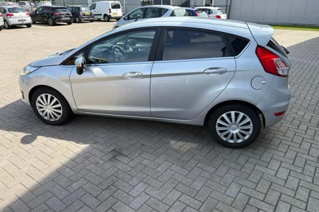 Ford Fiesta (2017) thumbnail 3