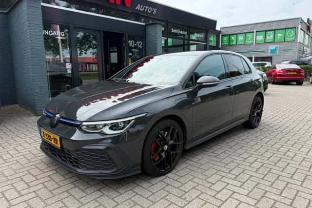 Volkswagen Golf (2021) thumbnail 3