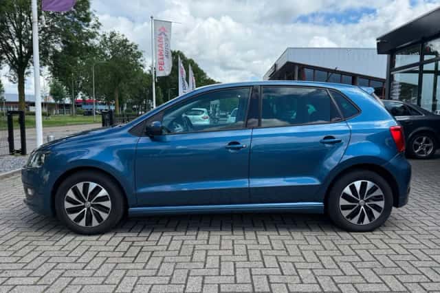 Volkswagen Polo (2017) thumbnail 4