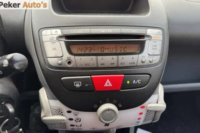 Peugeot 107 (2012) thumbnail 3