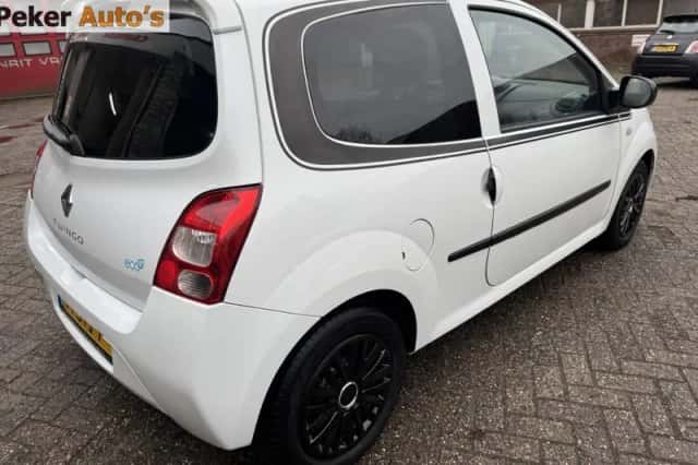 Renault Twingo (2011) thumbnail 1