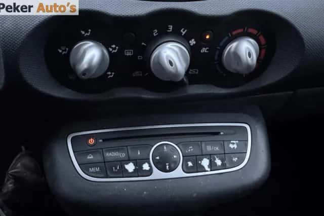 Renault Twingo (2012) thumbnail 2