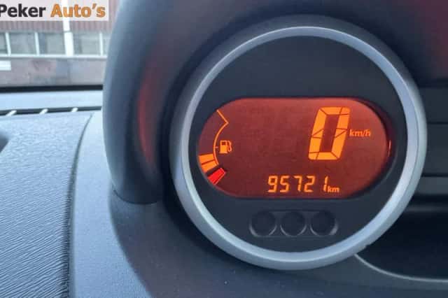Renault Twingo (2014) thumbnail 2