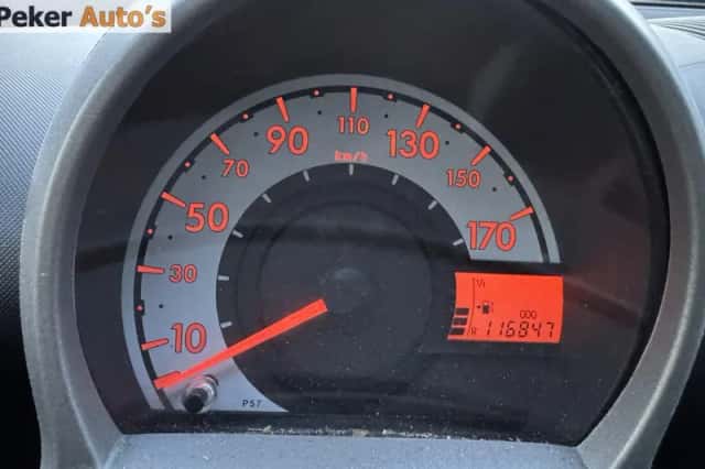 Toyota Aygo (2013) thumbnail 1