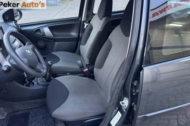 Toyota Aygo (2013) thumbnail 4