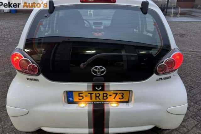 Toyota Aygo (2014) thumbnail 3