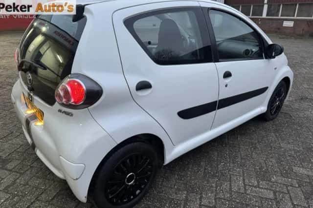 Toyota Aygo (2014) thumbnail 6