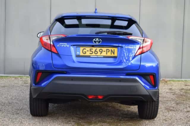 Toyota C-HR (2019) thumbnail 4