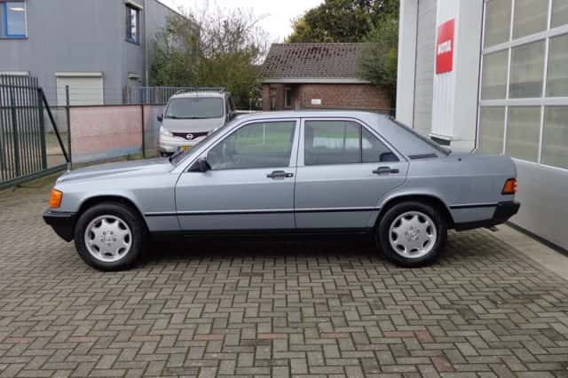 Mercedes-Benz 190-Serie (1984) thumbnail 4