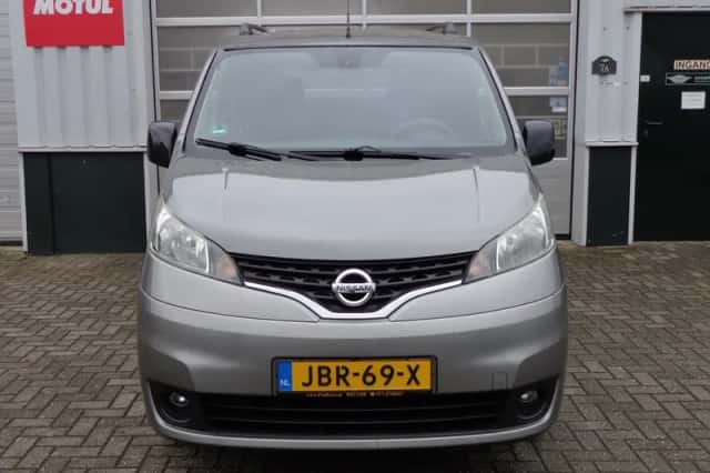 Nissan Evalia (2012) thumbnail 5