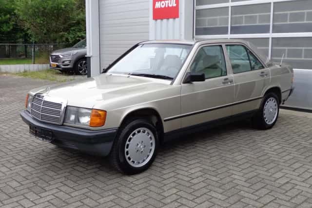 Mercedes-Benz 190-Serie (1986) thumbnail 2