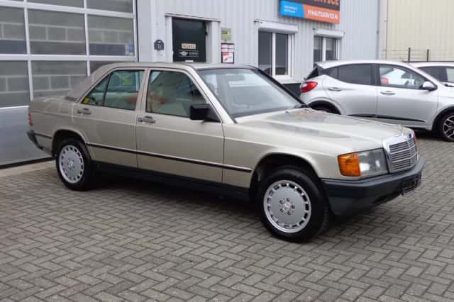 Mercedes-Benz 190-Serie (1986) thumbnail 6