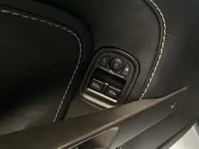 Aston Martin Exterior Colour thumbnail 22