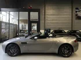 Aston Martin Exterior Colour thumbnail 7