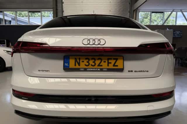 Audi e-tron (2021) thumbnail 5