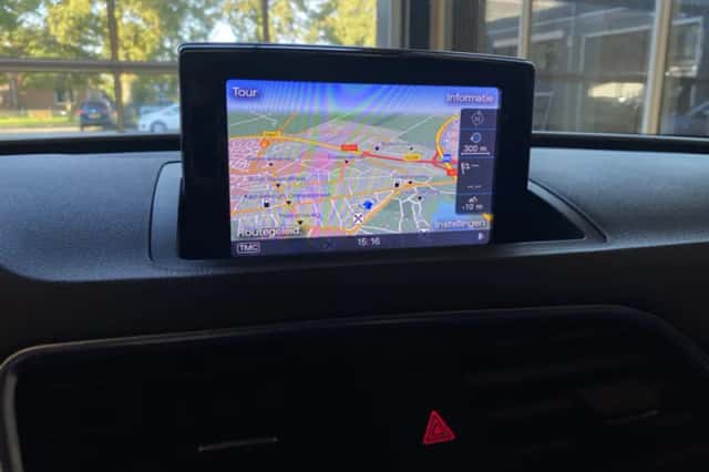 Audi Q3 (2015) thumbnail 4