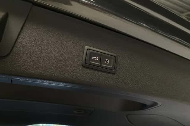 Audi Q3 (2015) thumbnail 5