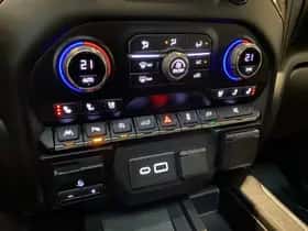 Chevrolet Exterior Colour thumbnail 29