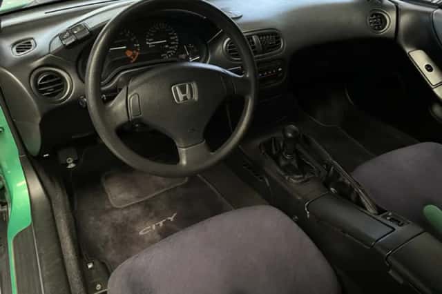 Honda CRX (1993) thumbnail 2