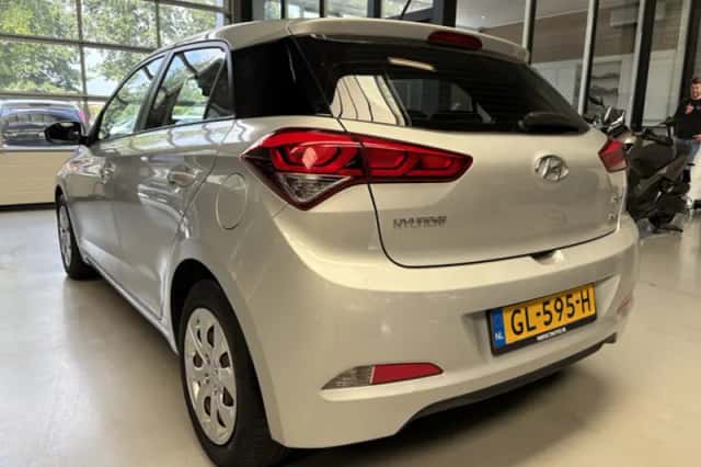 Hyundai Exterior Colour (2015) thumbnail 1
