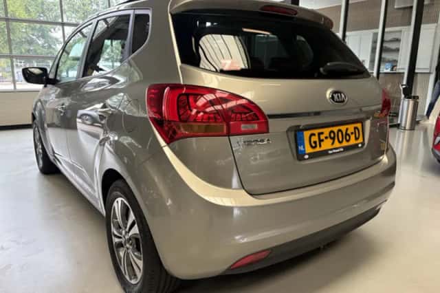 Kia Venga (2015) thumbnail 1