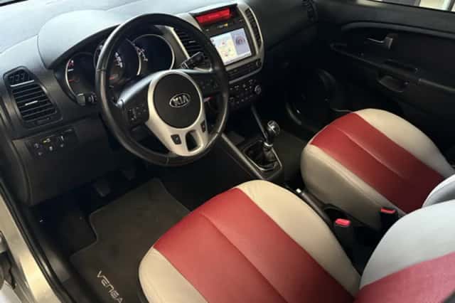 Kia Venga (2015) thumbnail 2