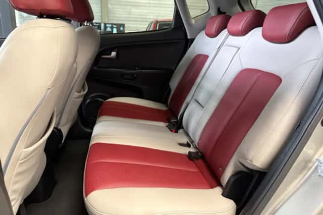 Kia Venga (2015) thumbnail 6