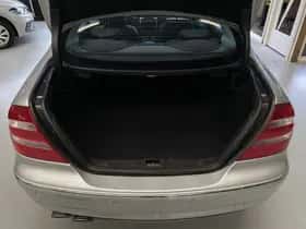 Mercedes-Benz Exterior Colour (2003) thumbnail 7