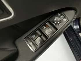 Mercedes-Benz Exterior Colour (2009) thumbnail 12
