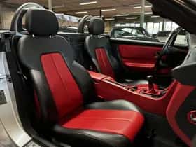 Mercedes-Benz Exterior Colour thumbnail 24