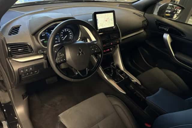 Mitsubishi Eclipse (2025) thumbnail 2