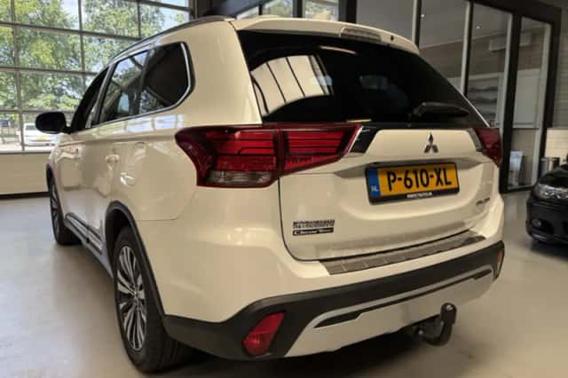 Mitsubishi Outlander (2019) thumbnail 1