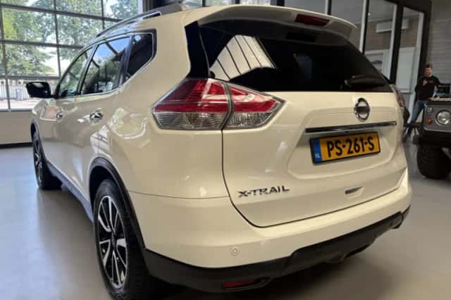Nissan X-Trail (2017) thumbnail 1